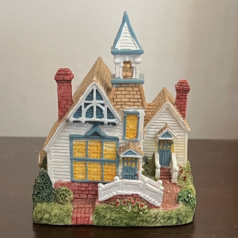 International Resources LLC AH170 Church Of The Holy Redeemer Miniature Model